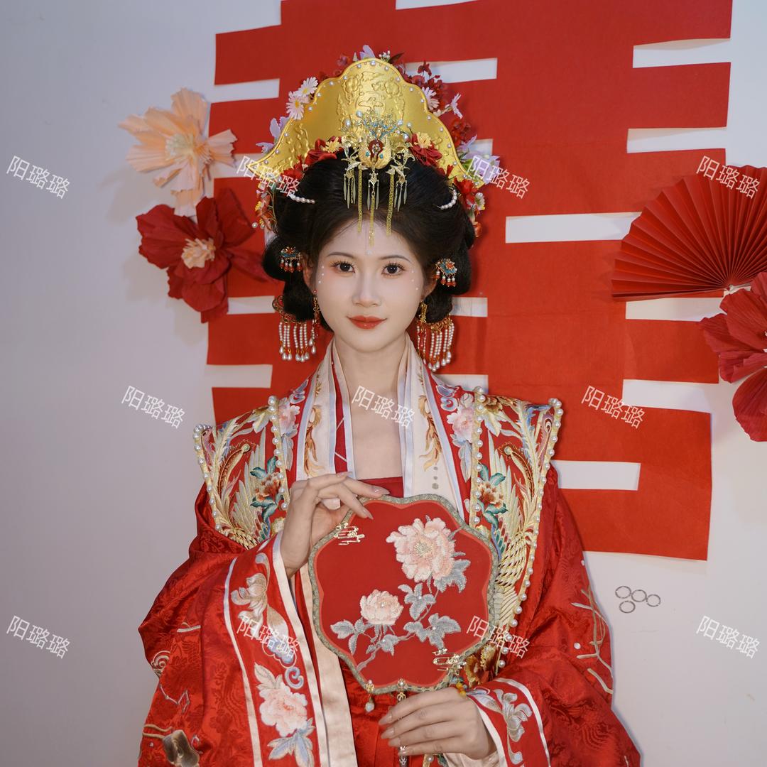 阳璐璐新娘跟妆，婚服出租