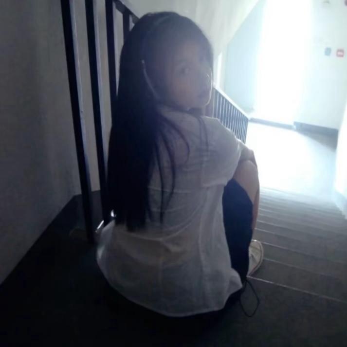 蕊蕊子.