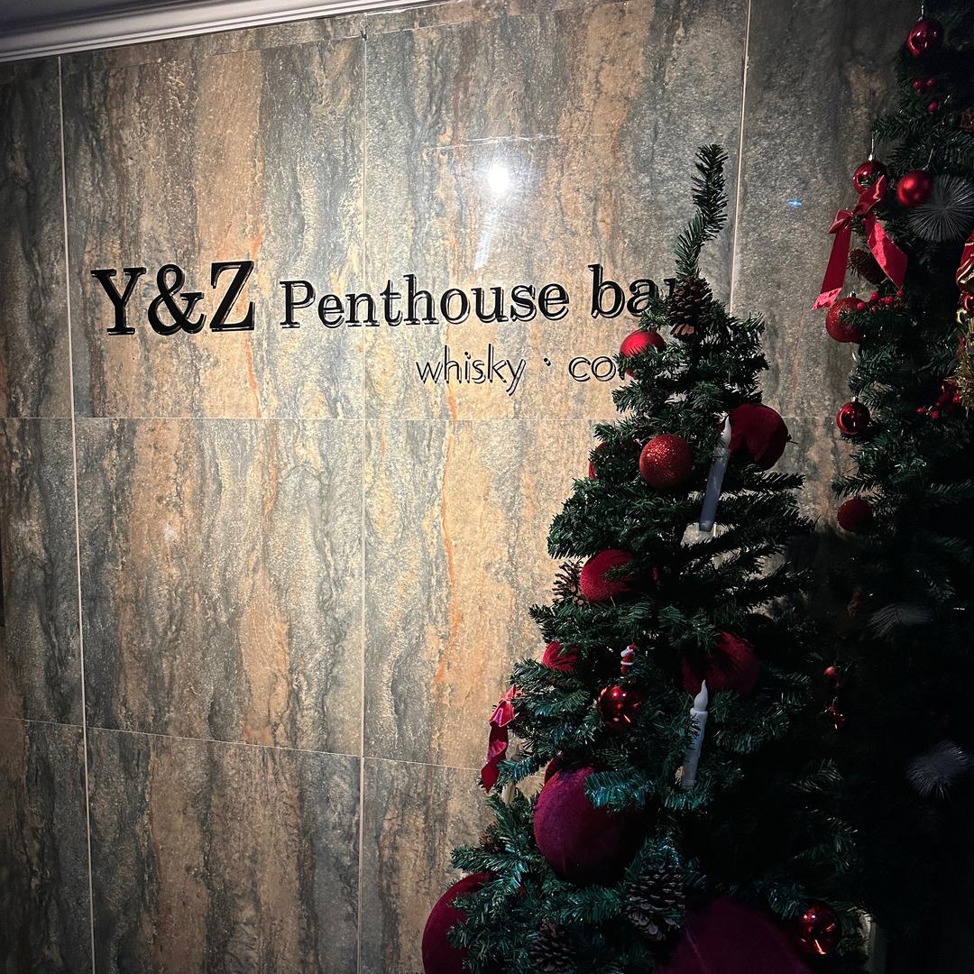 Y&Z Penthouse bar