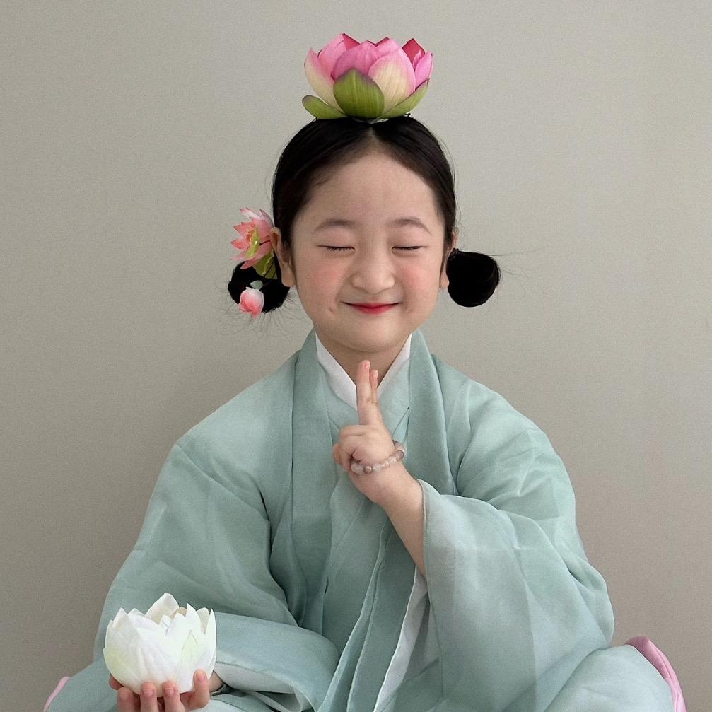 莲心映月