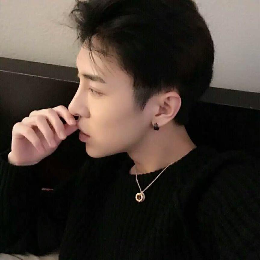 面具下的悲伤
