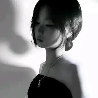 英式小姐🥀·逄.⁰¹²²🐞