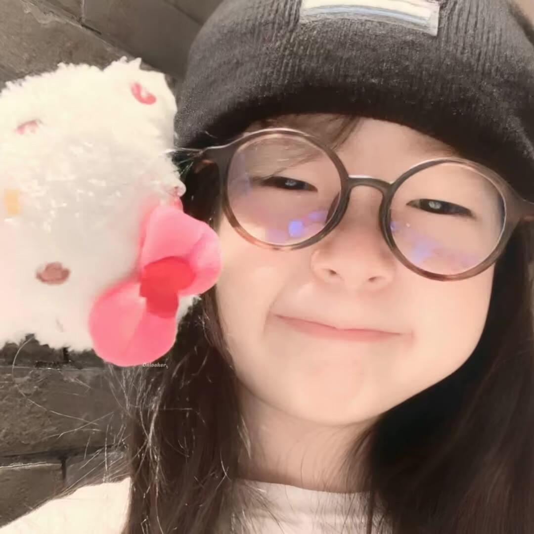 ⁷