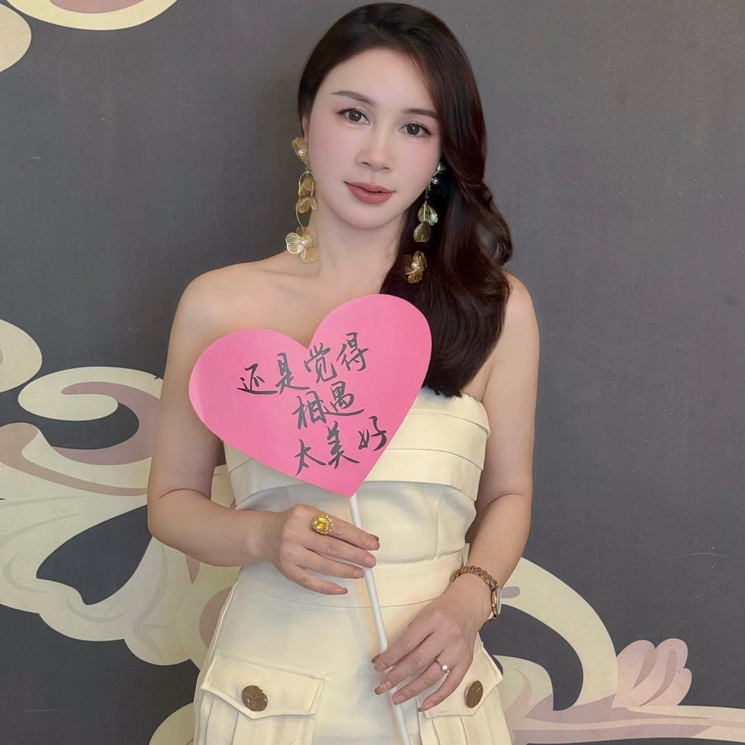 金堂Wy女装一主理人英姐