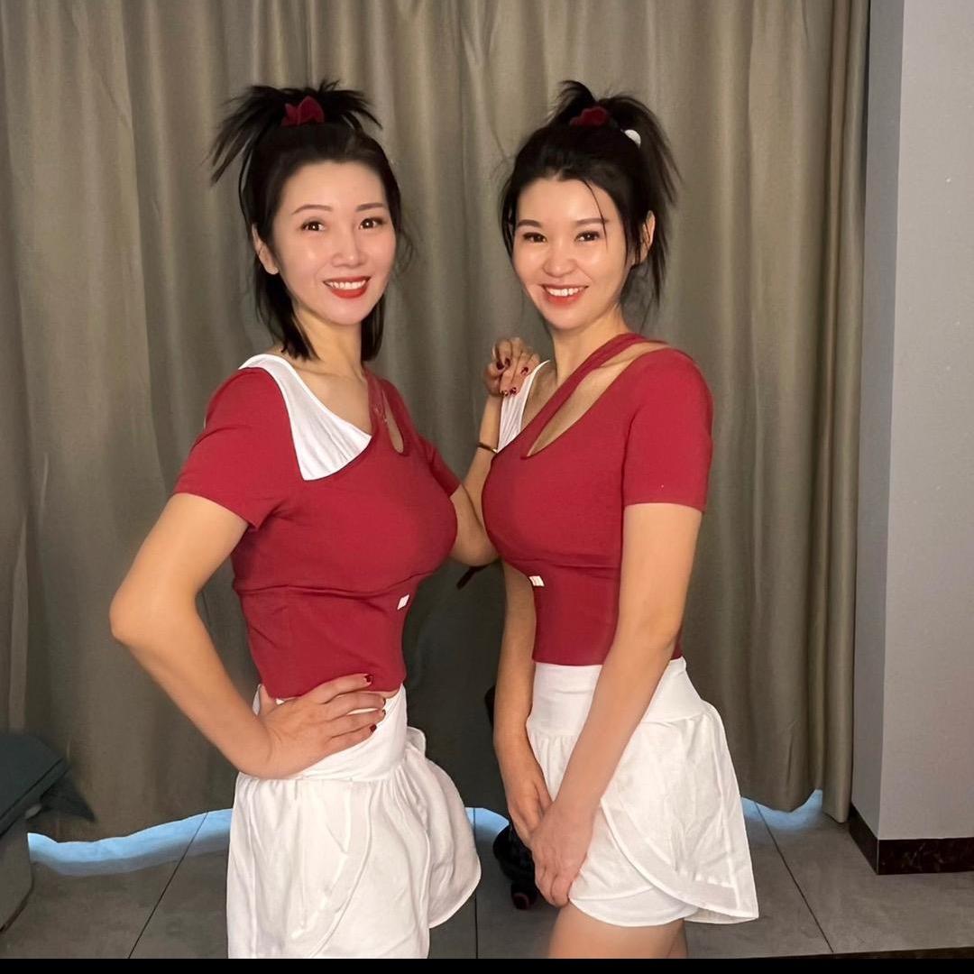 蒋曦姐妹揉腹塑形