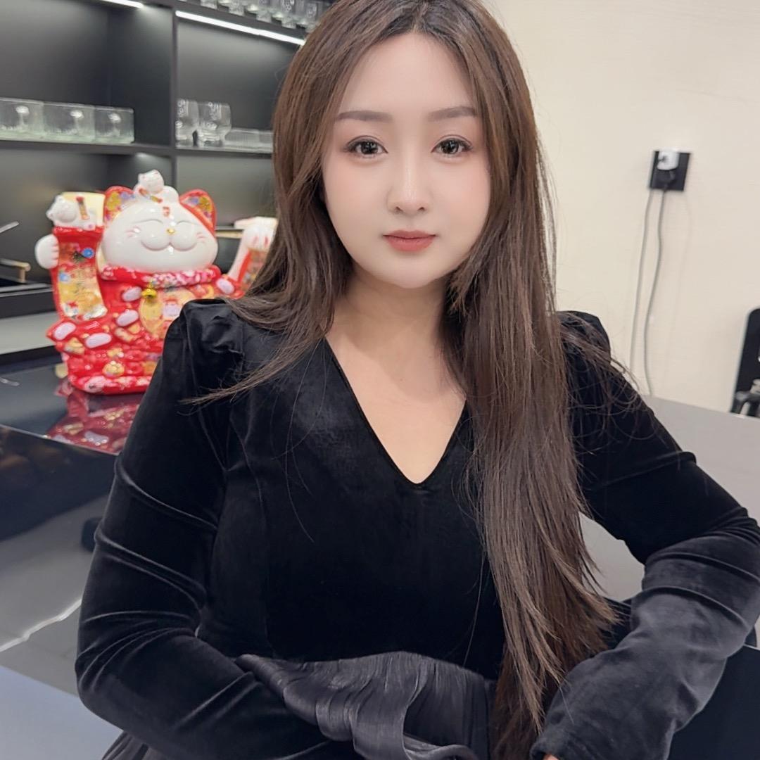 LILI女装渤海湾店