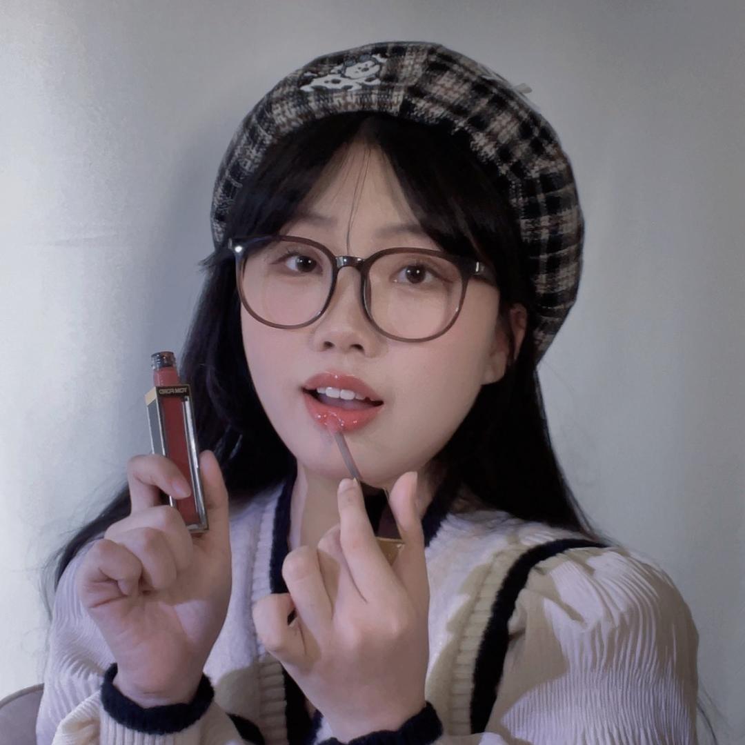 小丸子爱喝奶茶