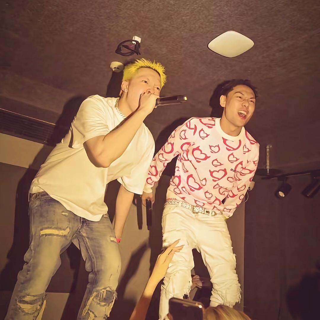 Yy
