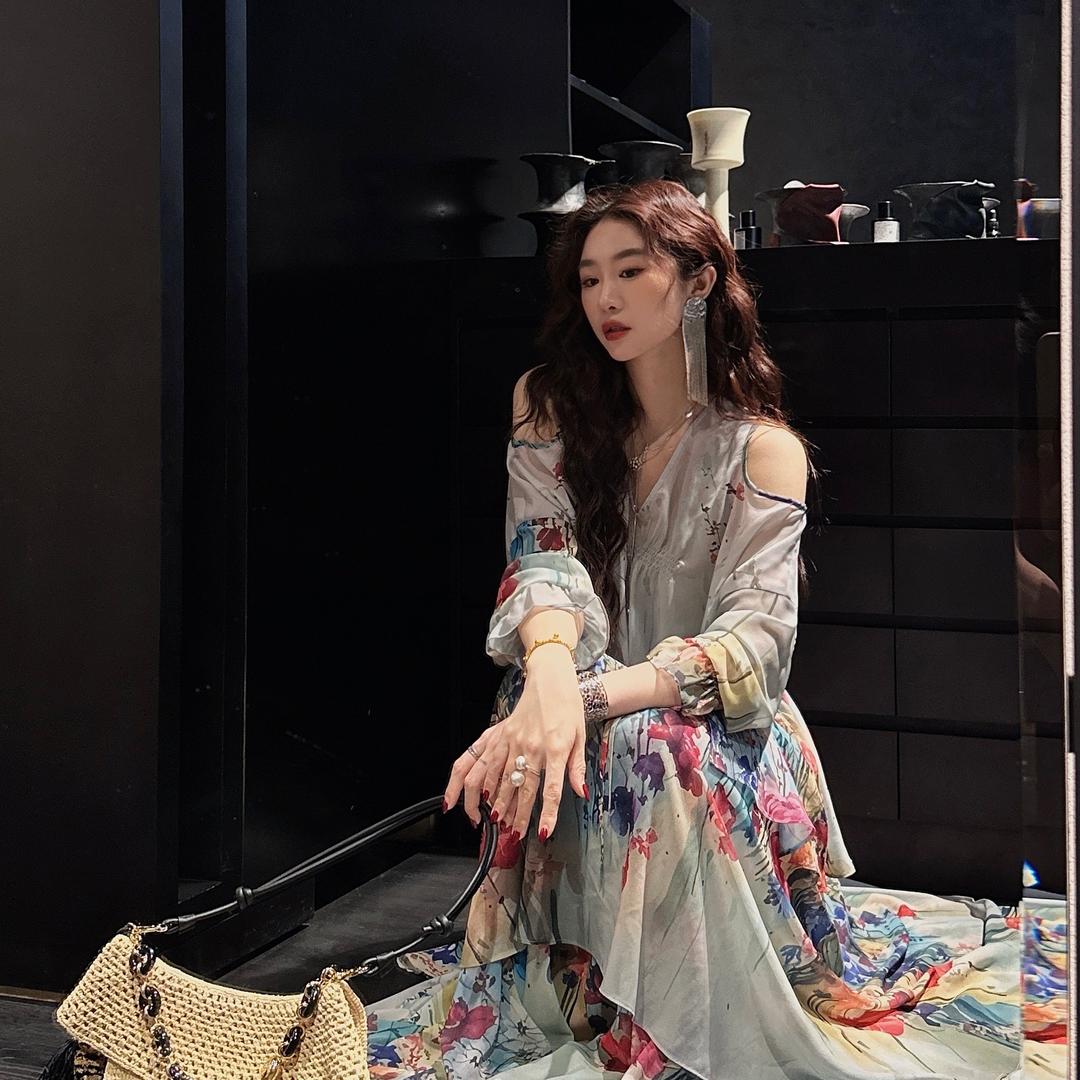 三吉黑花穿搭分享