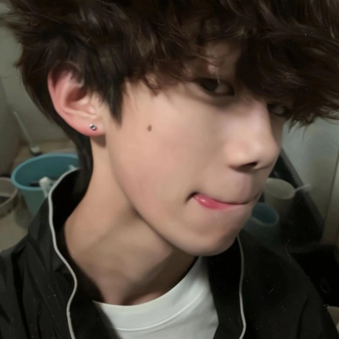 头发能别炸了不