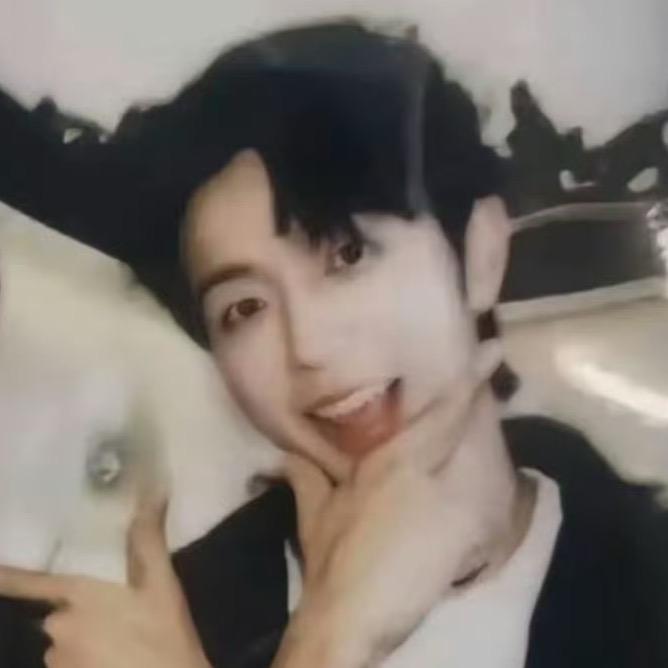 鼠尾草蹭蹭鸢尾花🫧