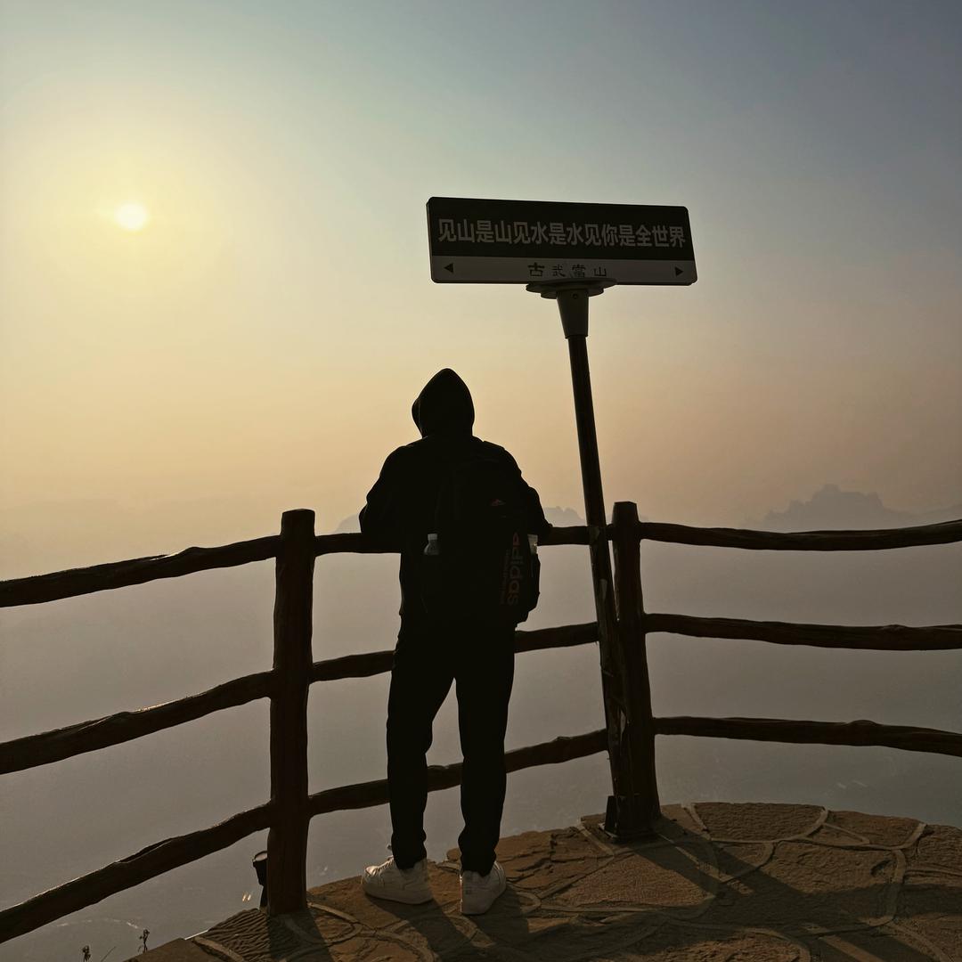 🌈默默无闻的     　　　　　　🪳