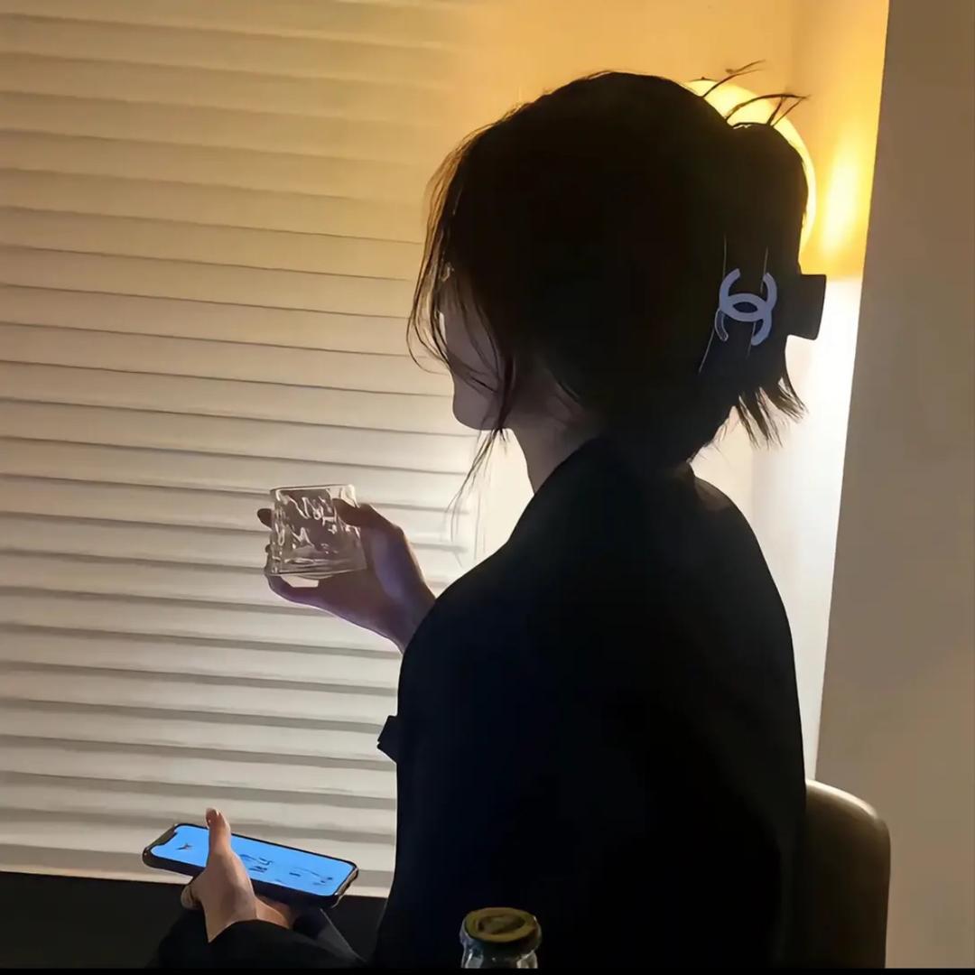 ╰Vivian薇薇安ヾ