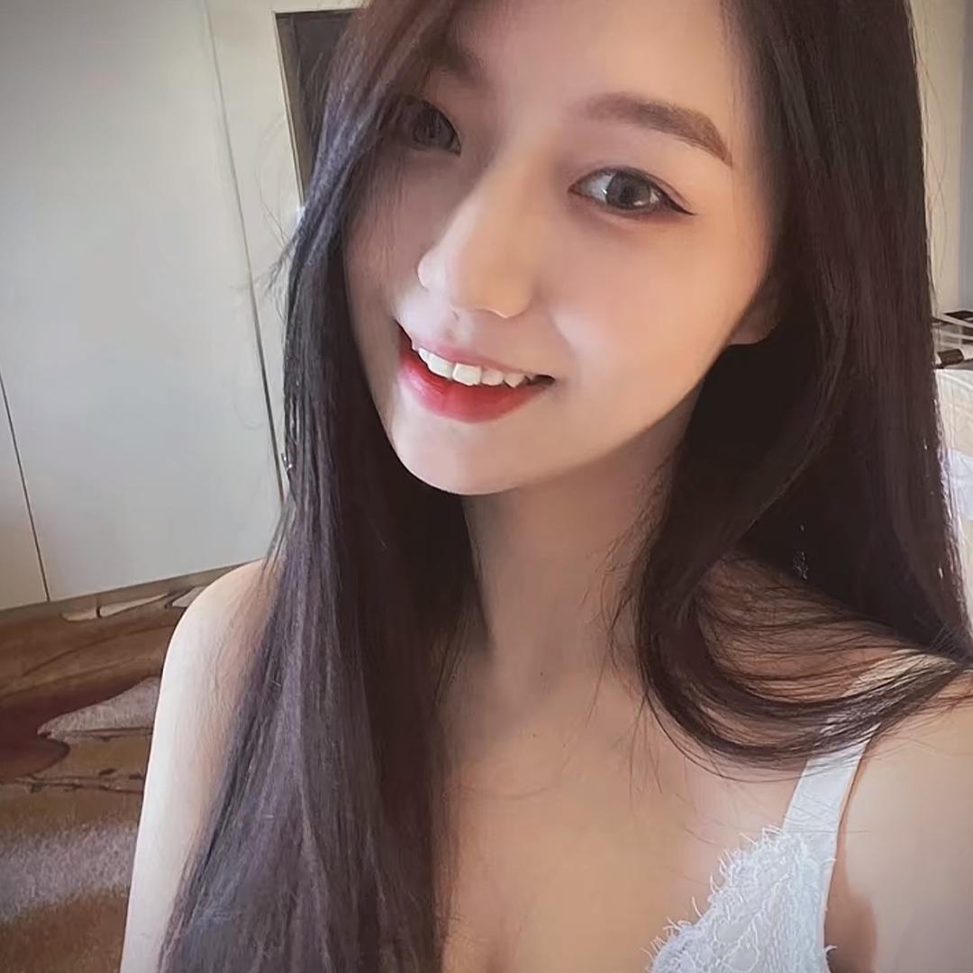 彤