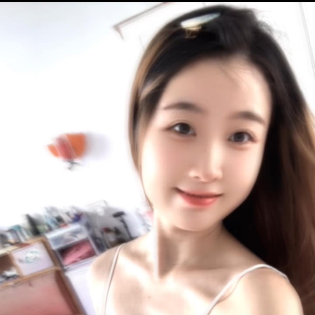 小彩妹😉