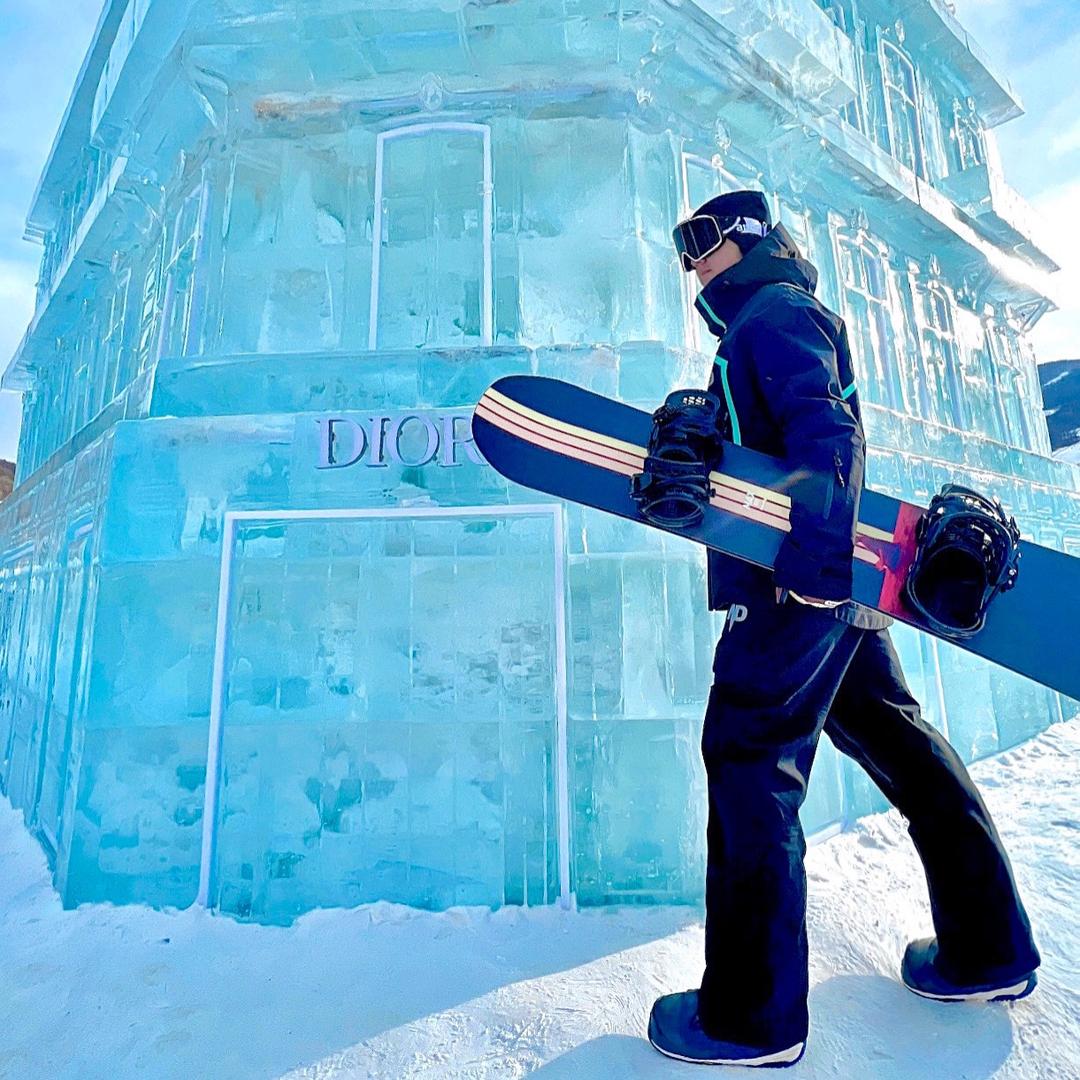 滑雪的嘉嘉