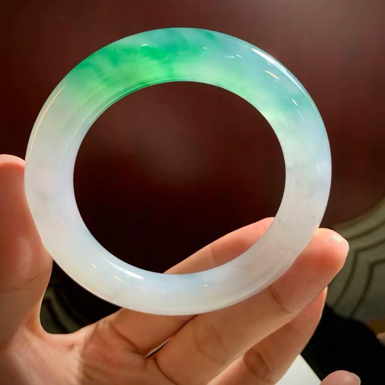 翠缘人手镯定制