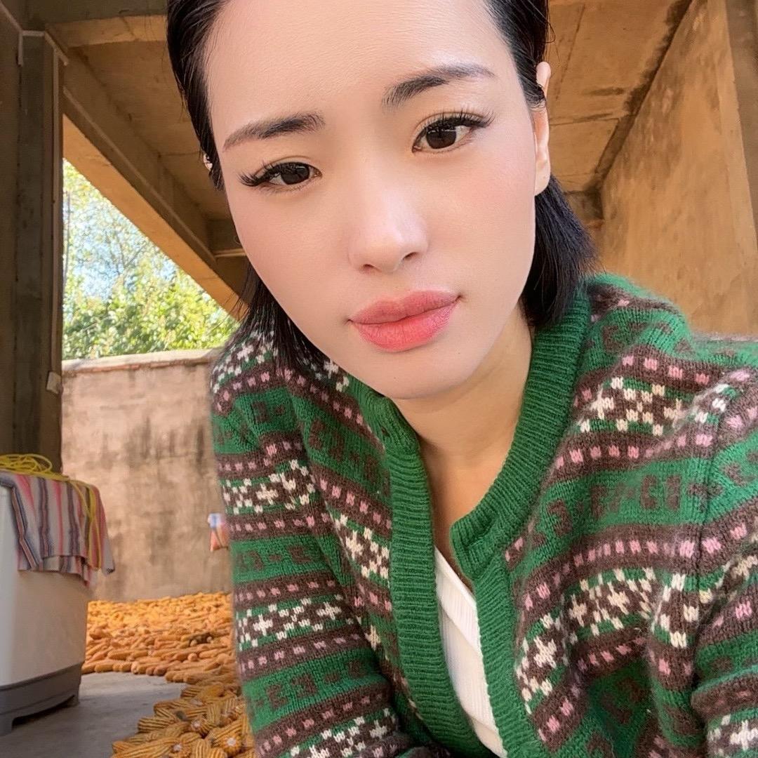 周小妹，农村人