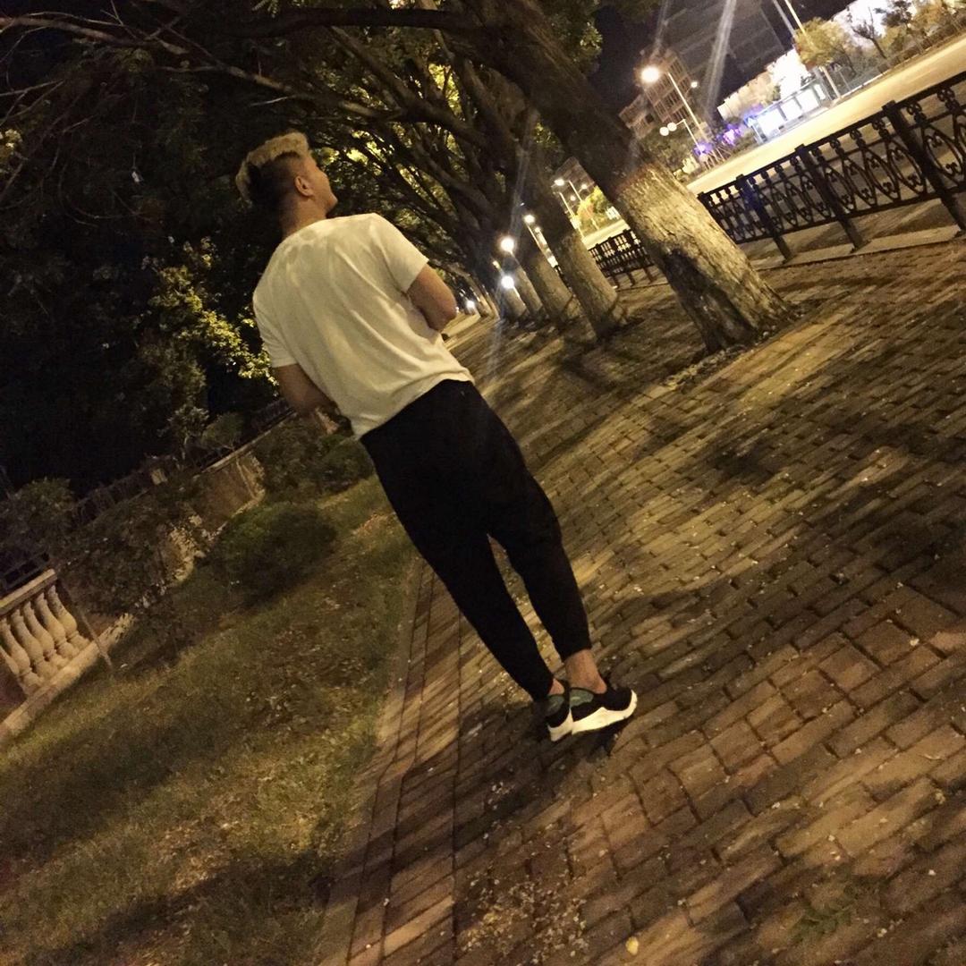 深空魔鱿八个爪抓飞船还有爪抓人🦑