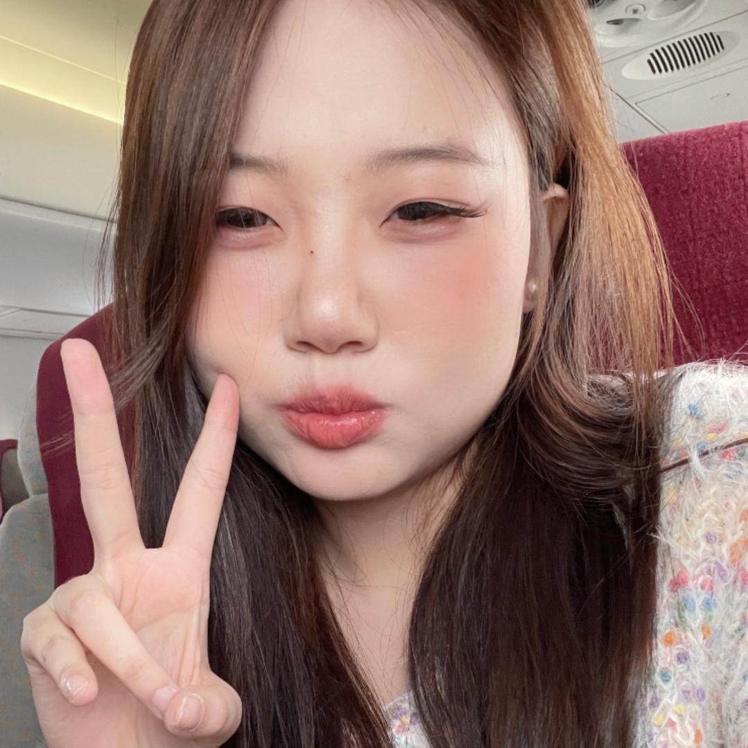 比个耶。