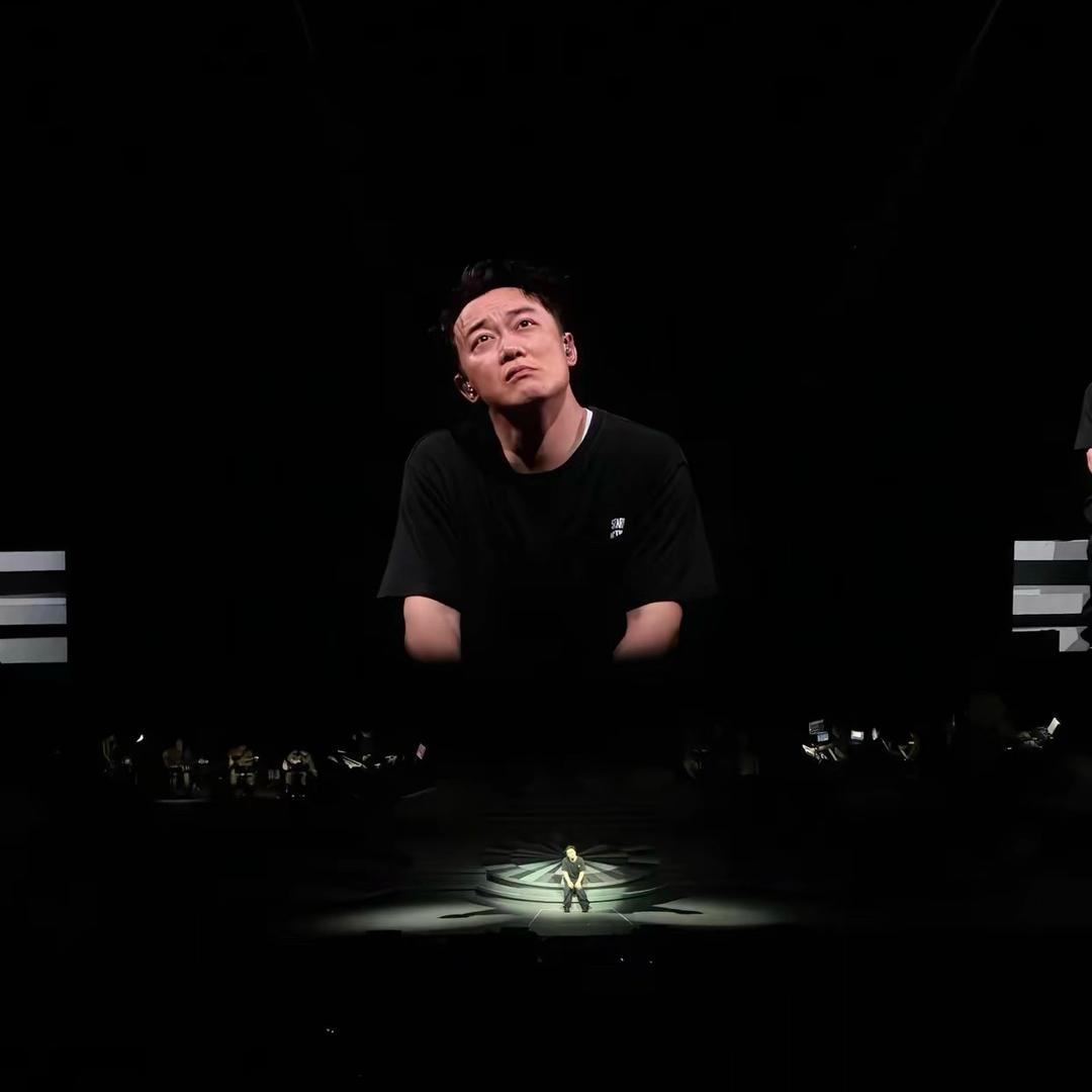 满山猴子我腚最红