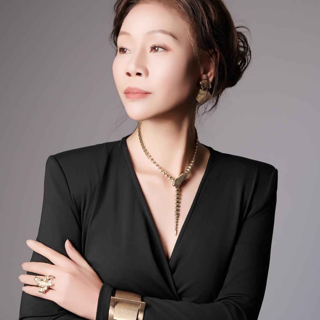 兰姐. (手机自拍🤳摄影）