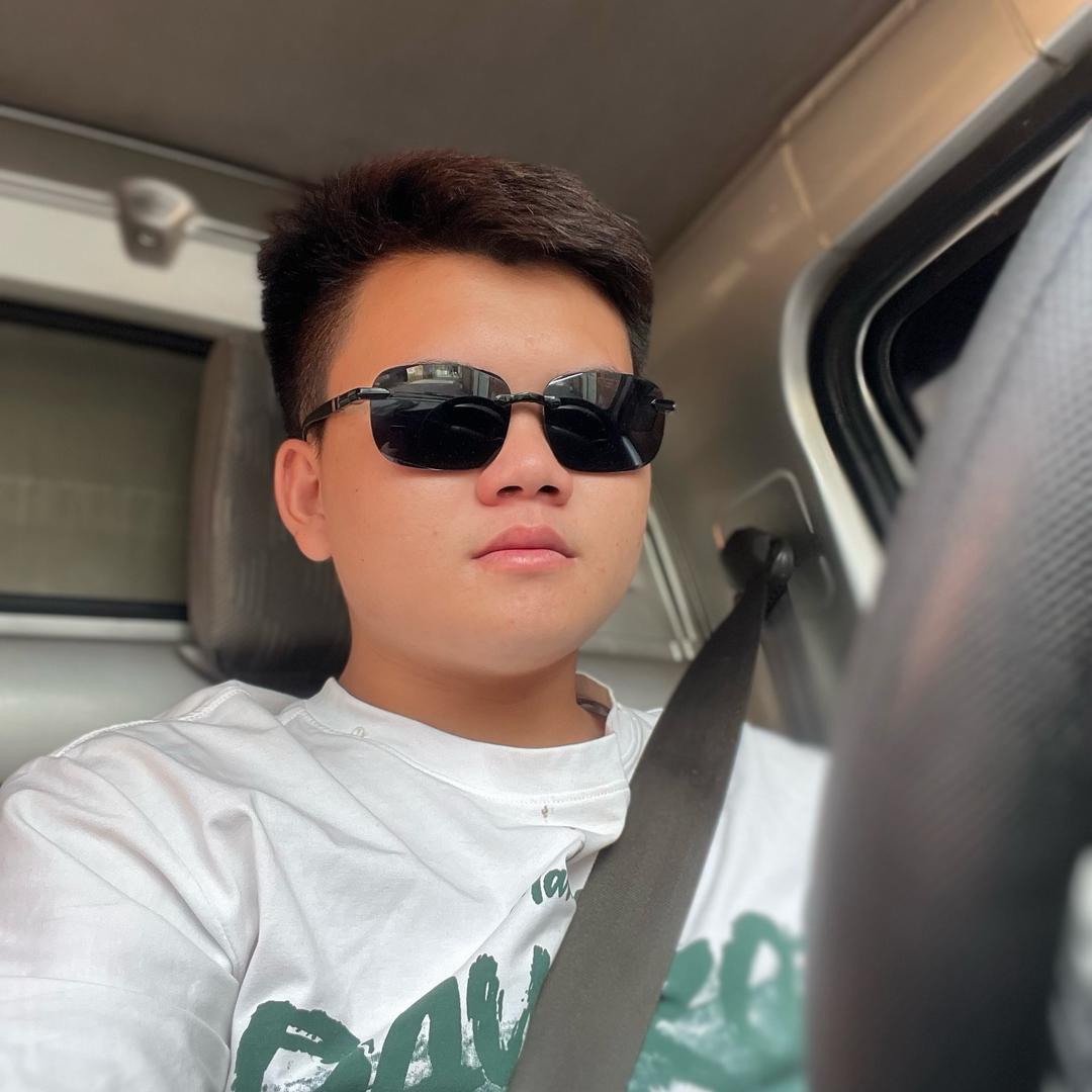 卖鸡蛋的男孩😊