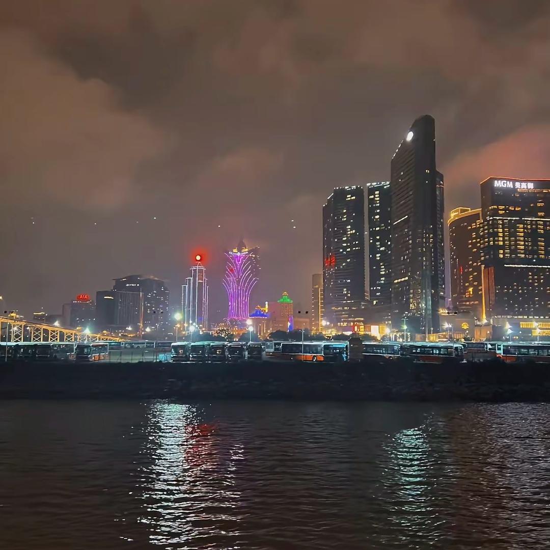 明月华年