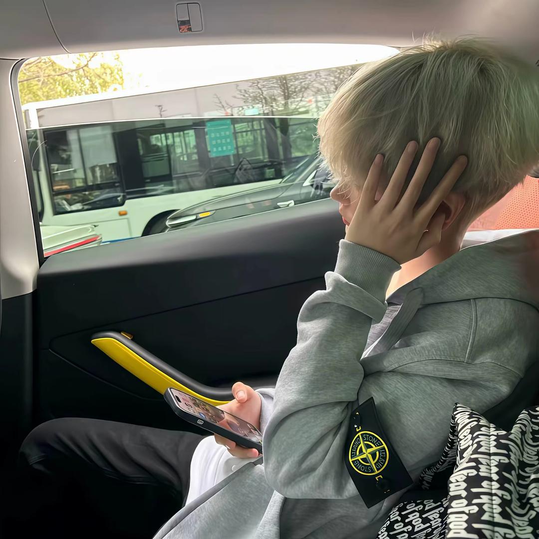 睡不着就刷抖音刷抖音更睡不着