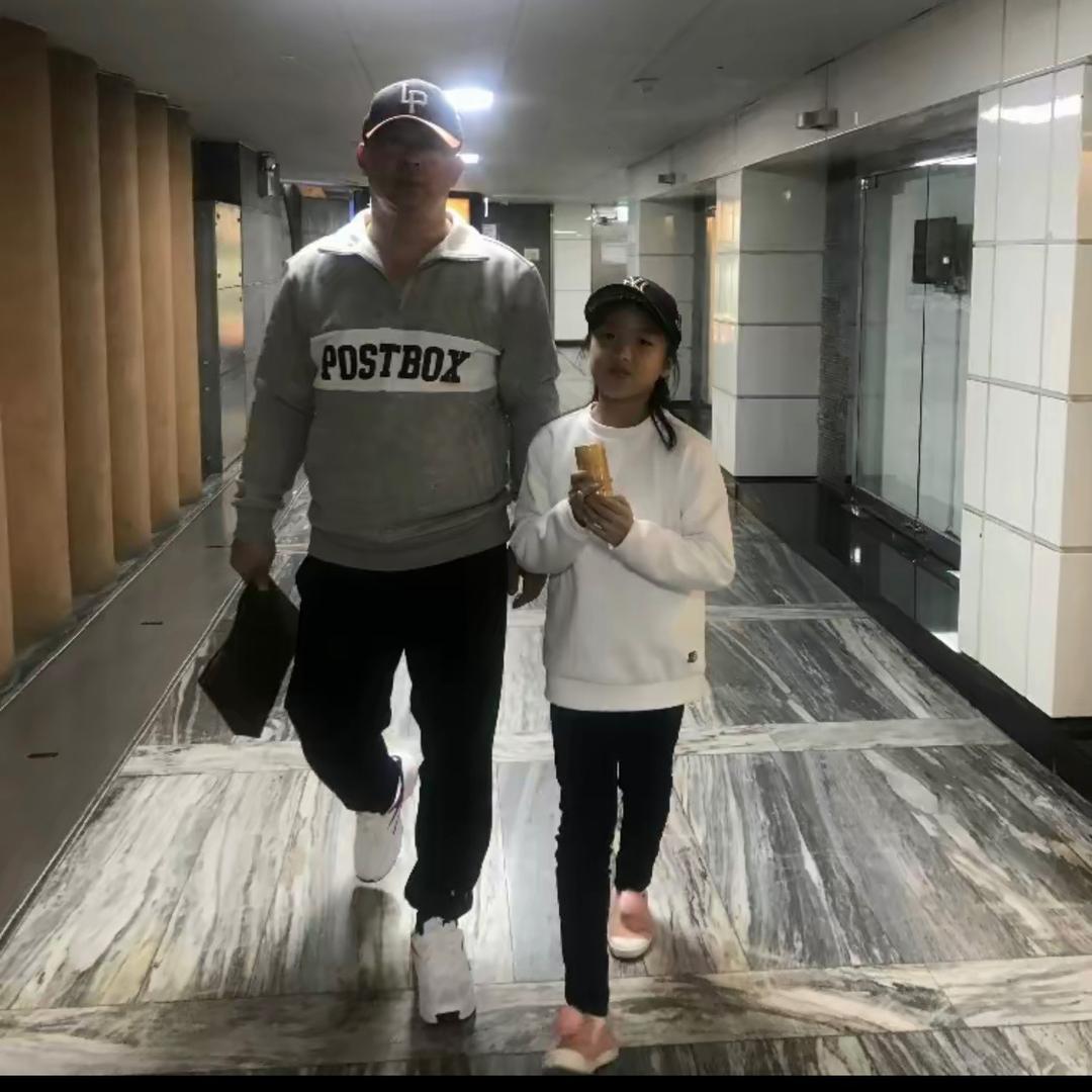 爱霖美妆，辽阳西三道街店