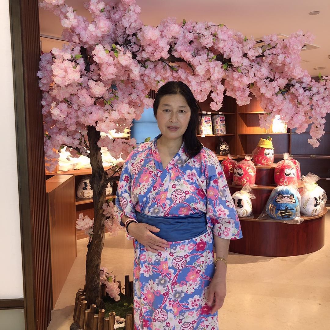 周女士