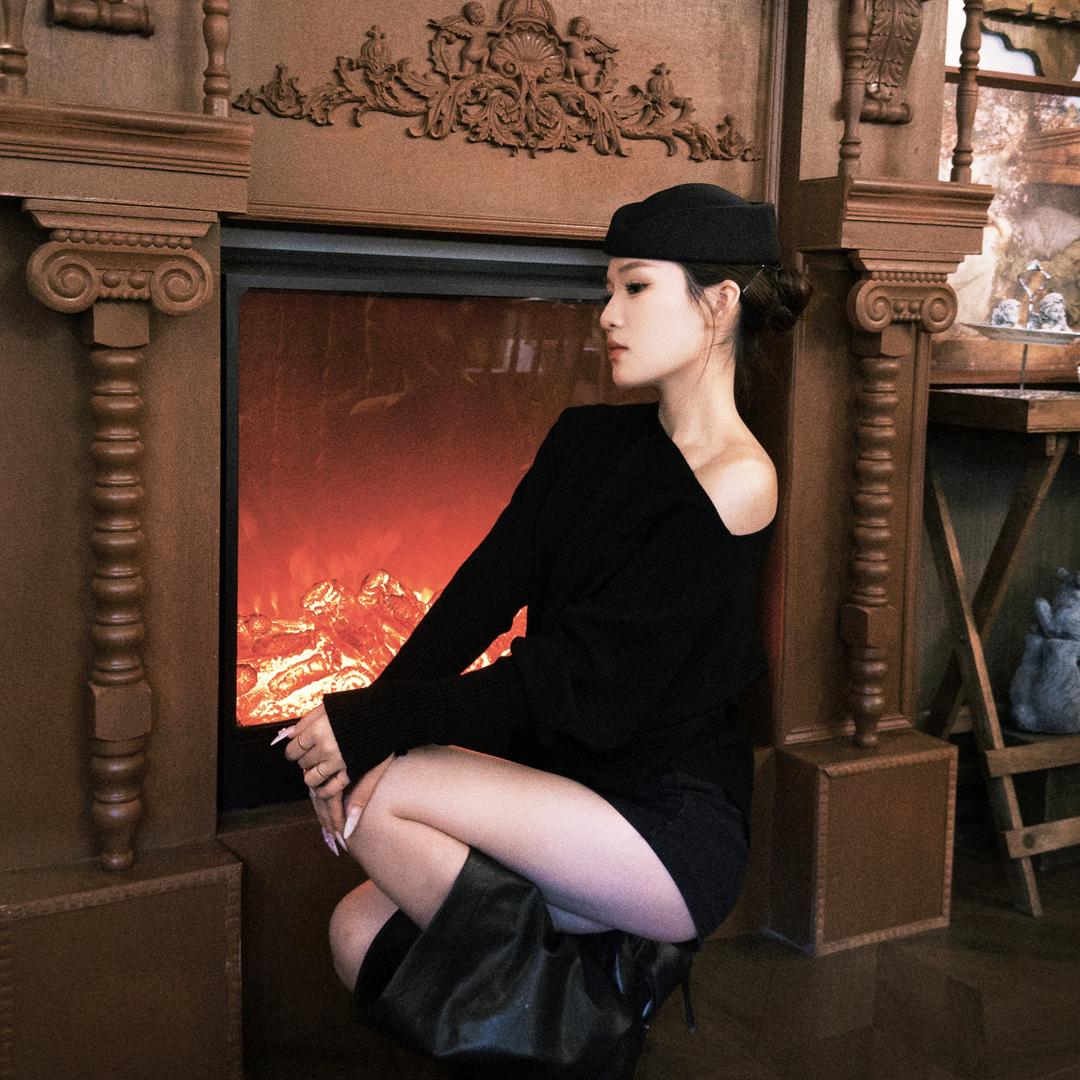 梁美颖子-