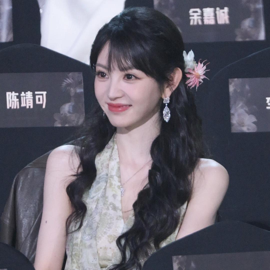 看田曦薇的小林