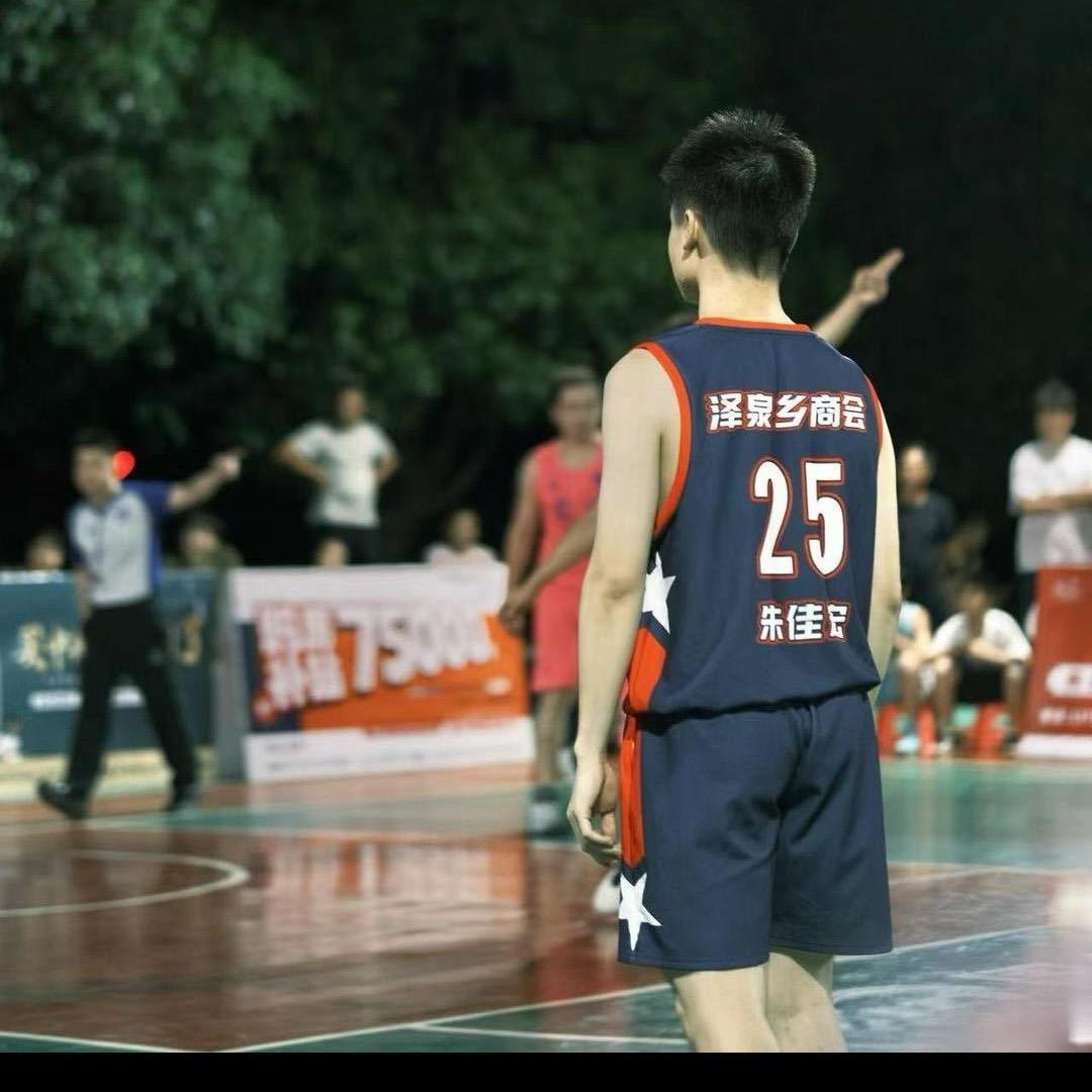 爱打球的篮球老师🏀