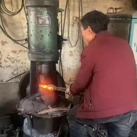 我的爸爸是铁匠