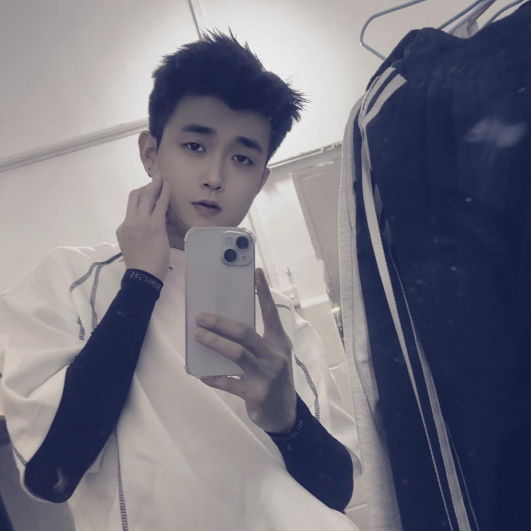 Jia Le丶