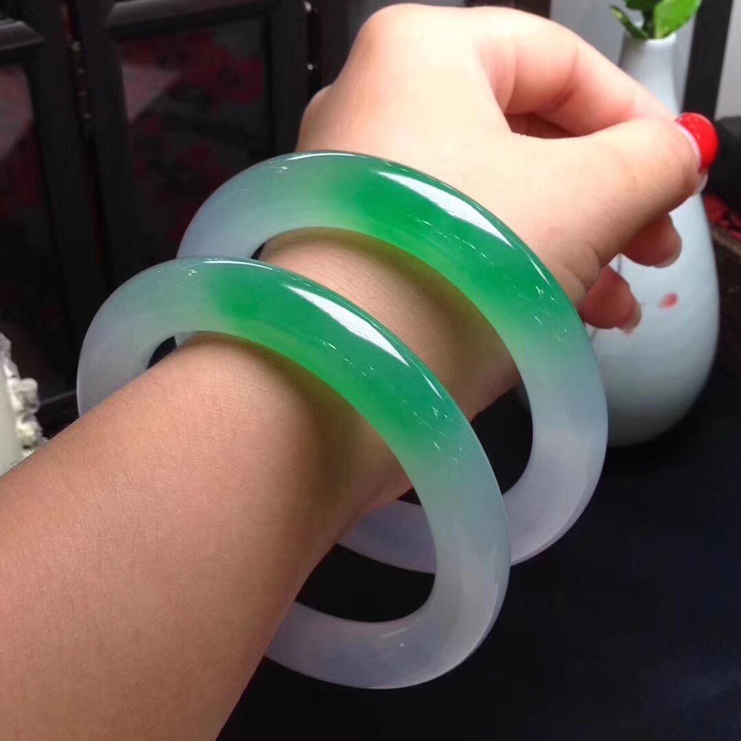 手镯自家货(纯自然光直播 假一赔十）
