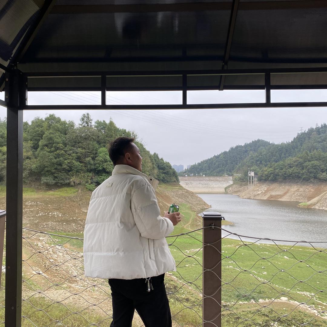 朋顺车行(张鹏)