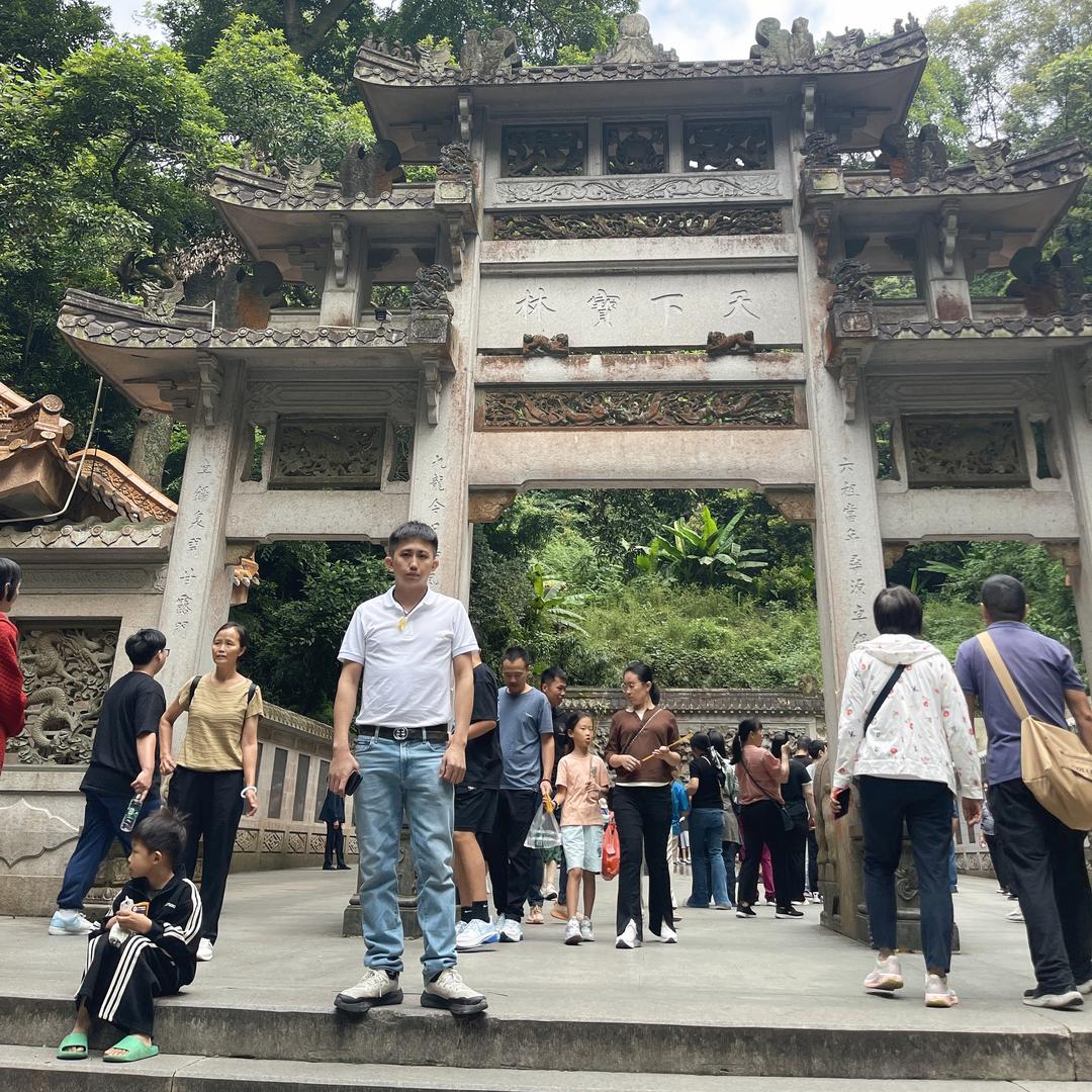 （奋源果品）兄弟姓张