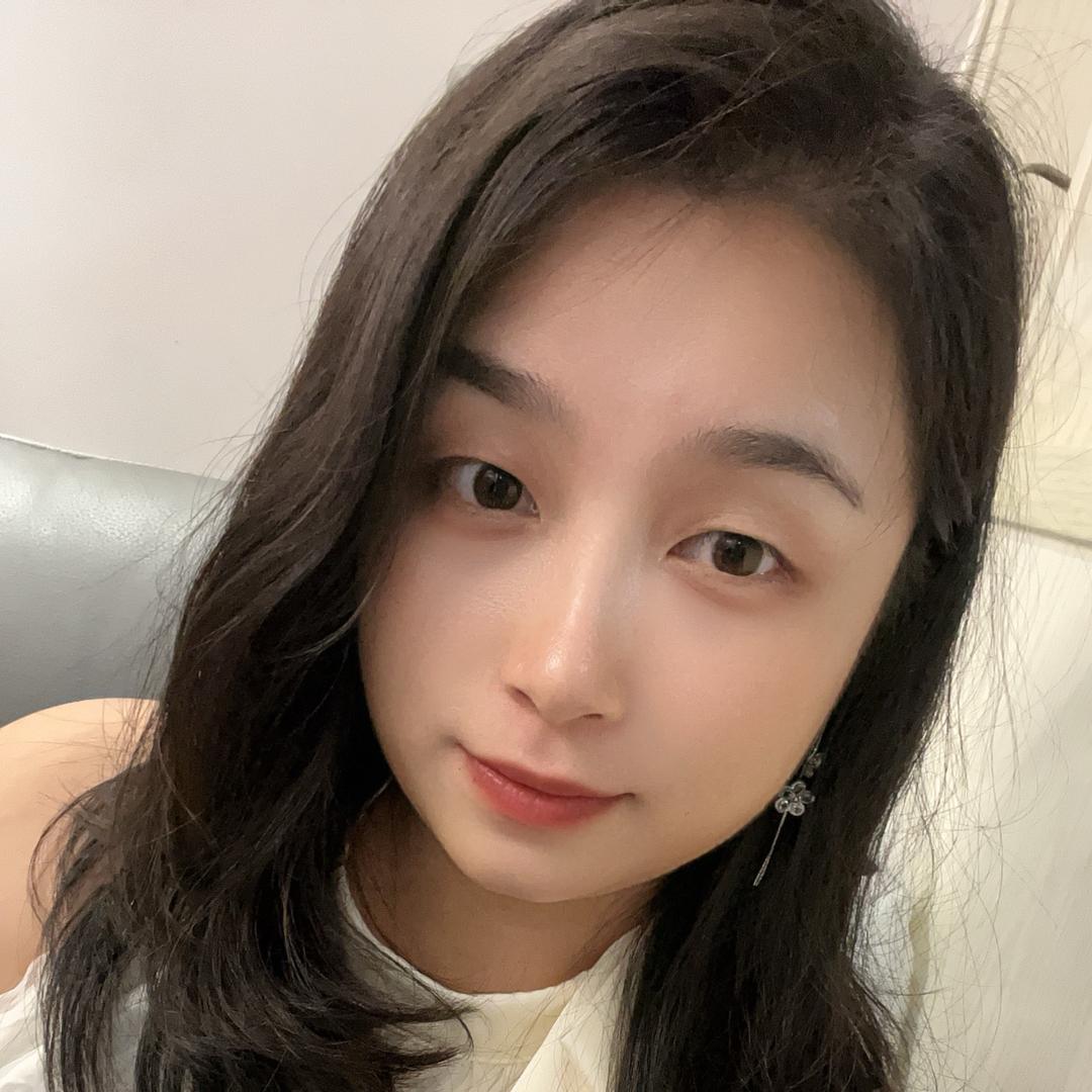 💕冰淇淋小姐姐💞