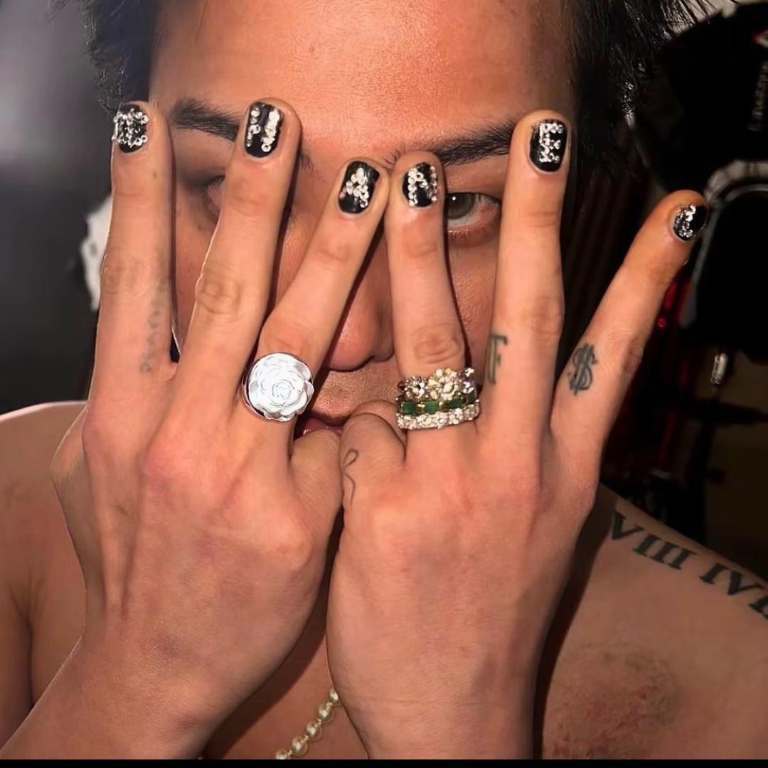 ｓｈｕａｎｇ仁🤫