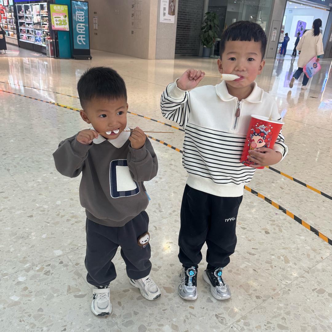小朋友吖吖
