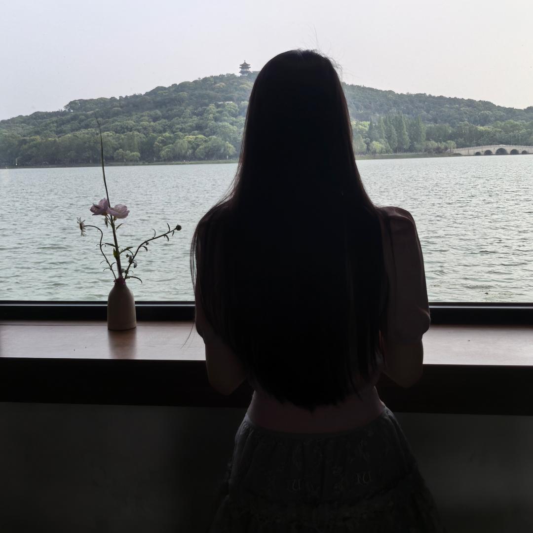 A(*☻-☻*)——萍