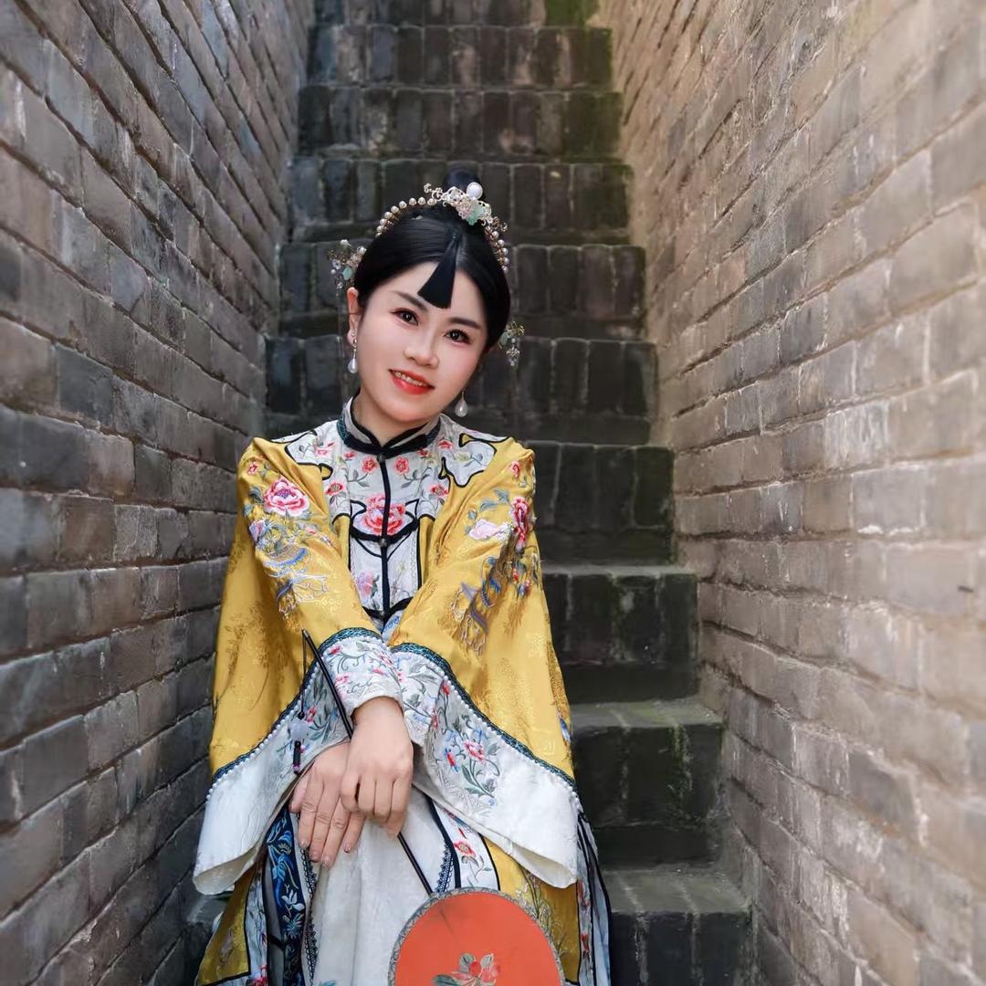 清丽雅小春