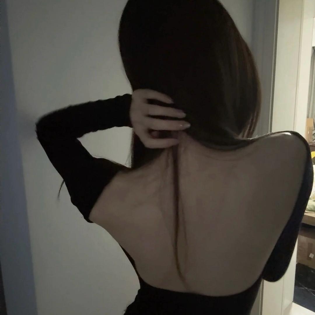 @两月弯弯