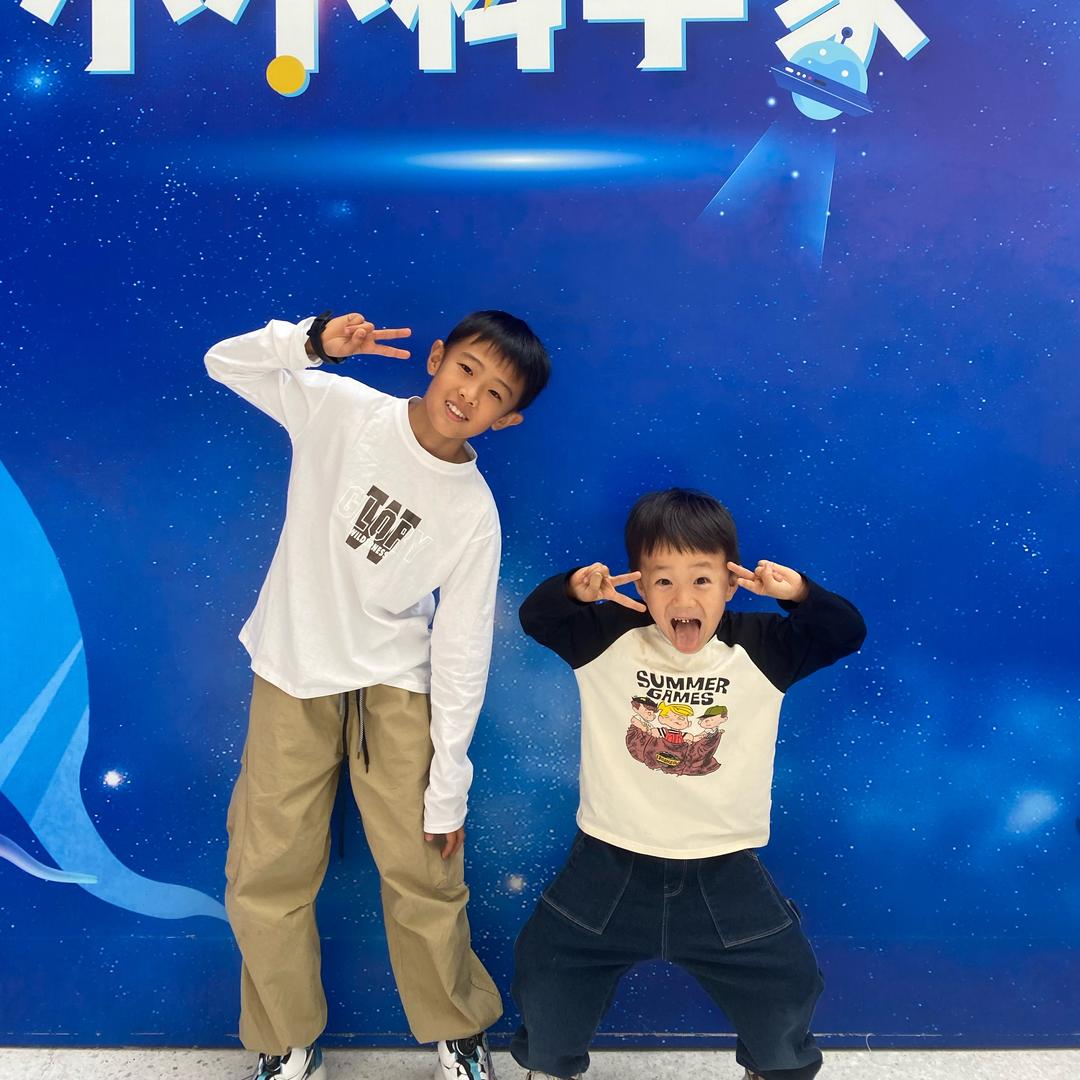 圻哥果弟的正能量