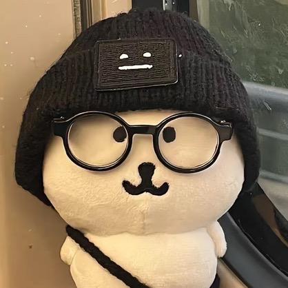 祁柒.
