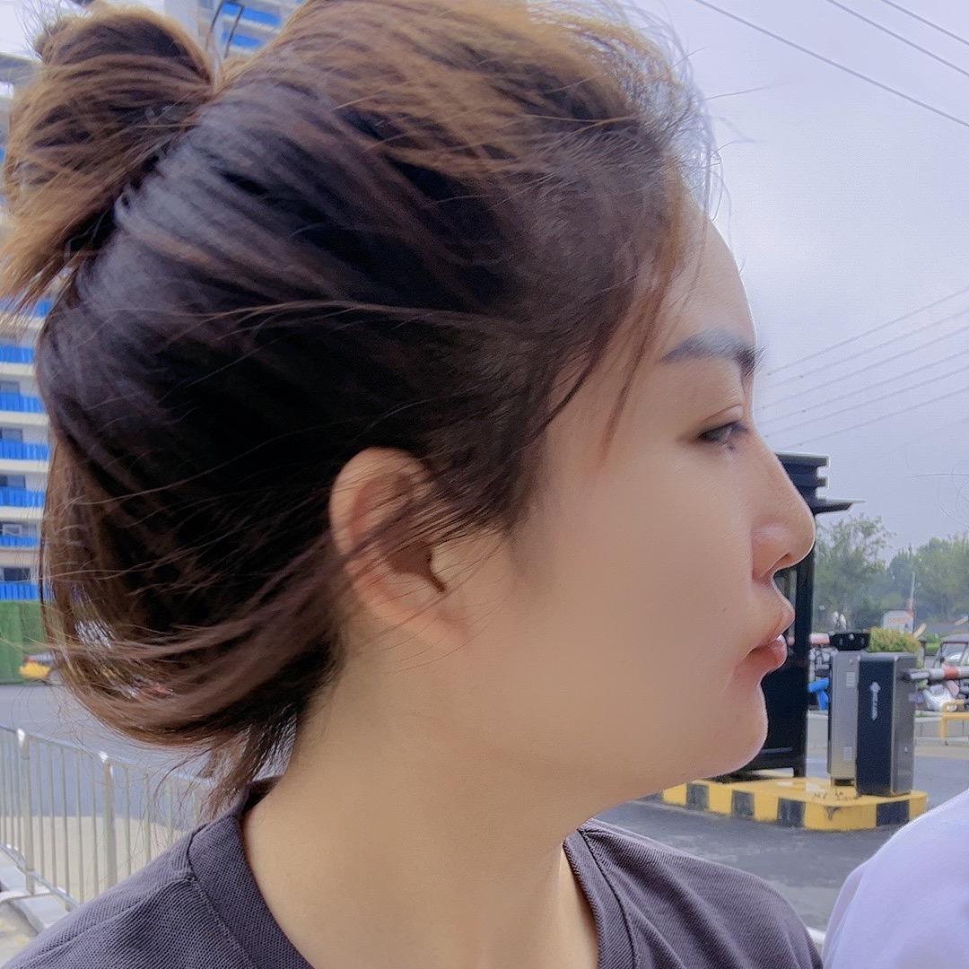 比个耶（li jing ）