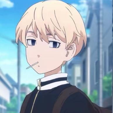 吃着拼好饭就睡着了