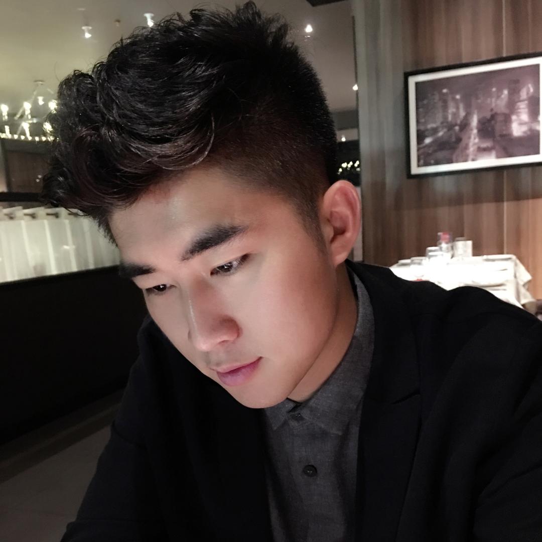李佳
